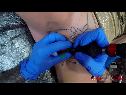 ❤️ Fìor tattooed hottie Sully Savage fhuair tattoo air a clitoris Bhidio gnè  aig porn gd.mailkassa.ru ️❤